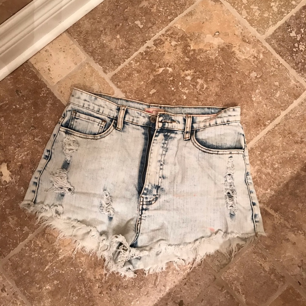 High waisted women’s jean shorts
